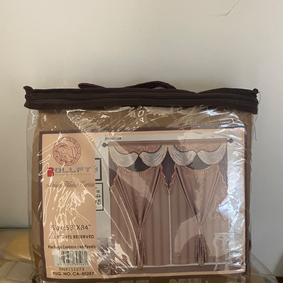 Luxury Curtains - Picture 4 of 10